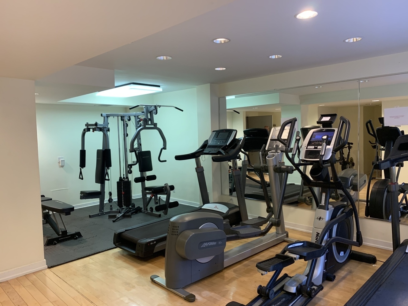 233 East 70th Street, Unit 3U Manhattan, NY 10021 - Photo 10 of 11