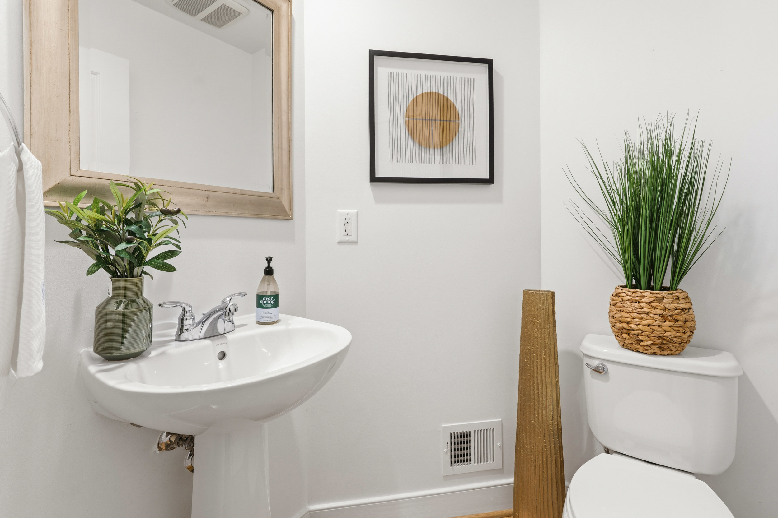 335 L Street Southeast Washington, DC 20003 - Photo 15 of 54