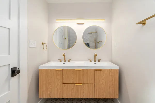 $1,550,000 | Hamilton Spring Court, Bethesda, MD 20817