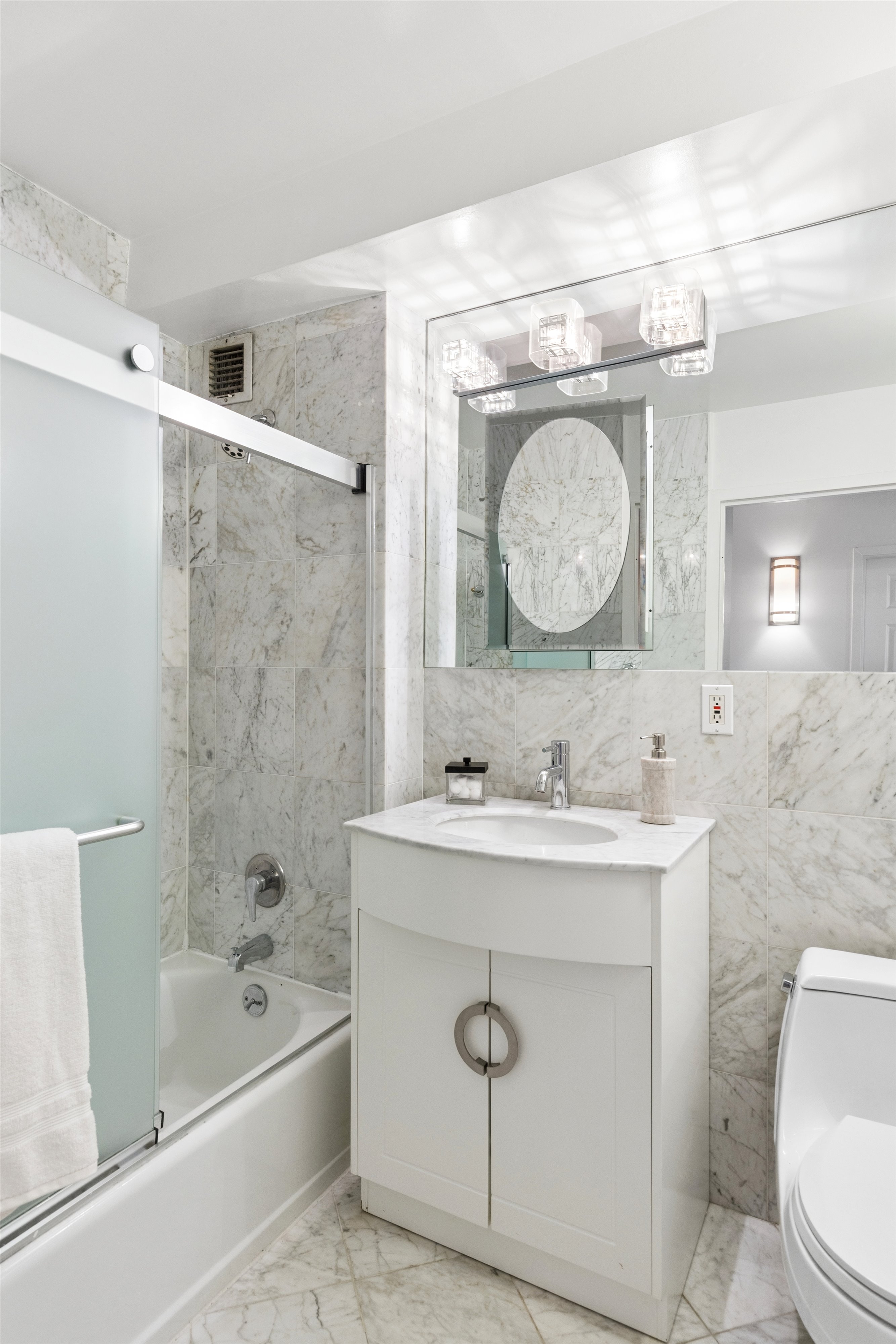 205 East 76th Street, Unit 3 Manhattan, NY 10021 - Photo 9 of 15 Gallery Image 9