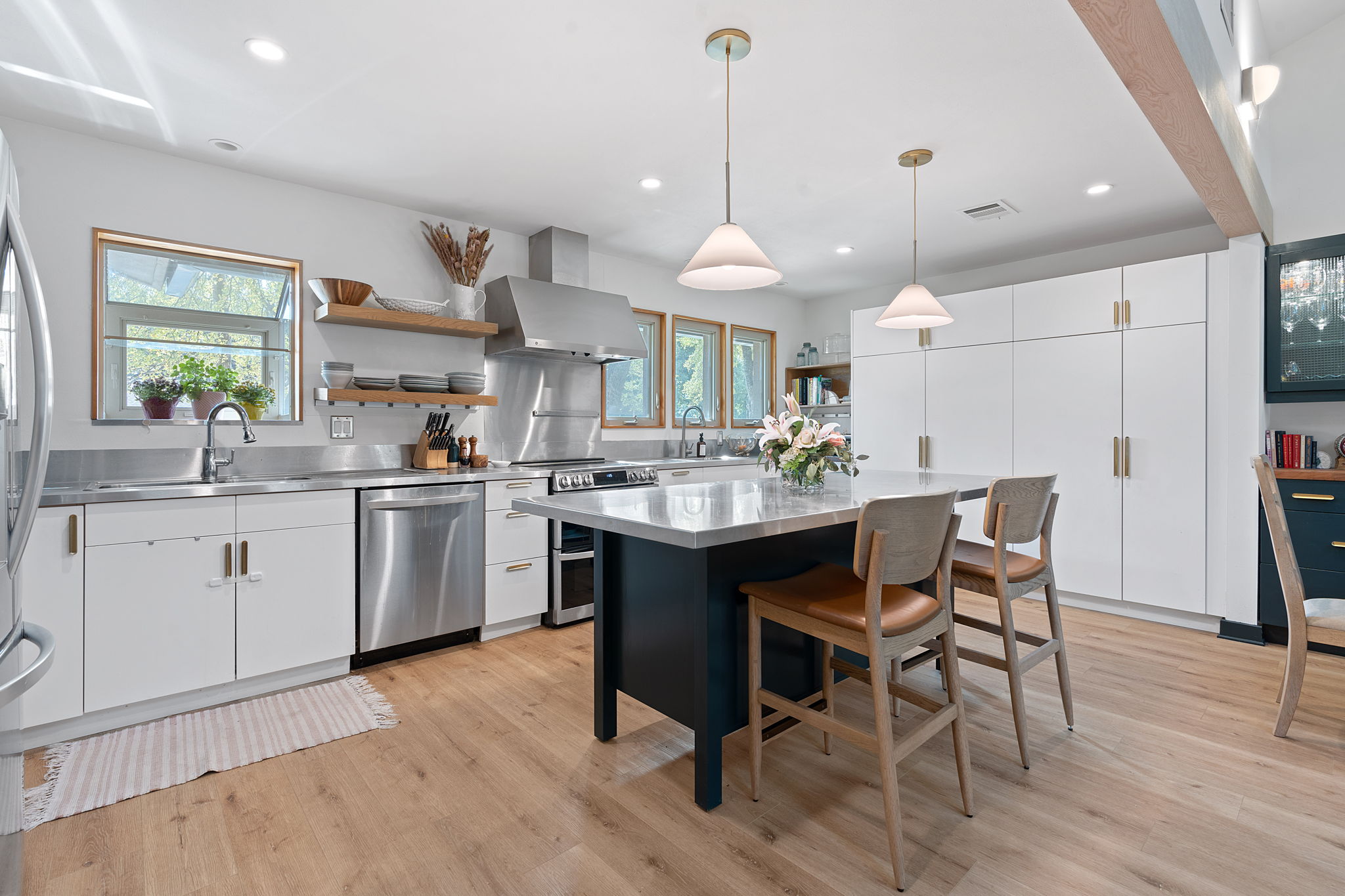 12904 Trailwood Road Austin, TX 78727 - Photo 4 of 35