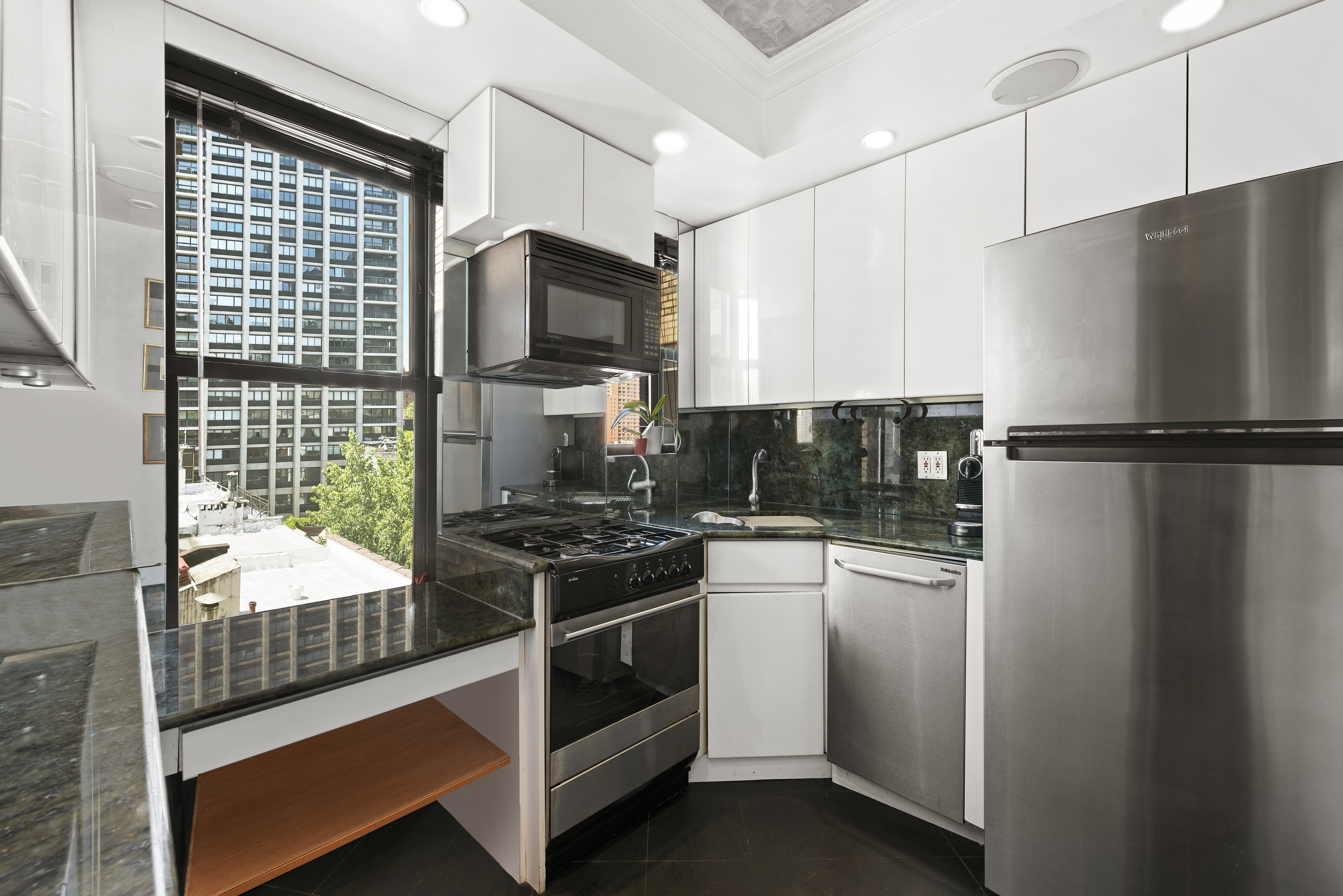 339 East 58th Street, Unit 9A Manhattan, NY 10022 - Photo 12 of 21
