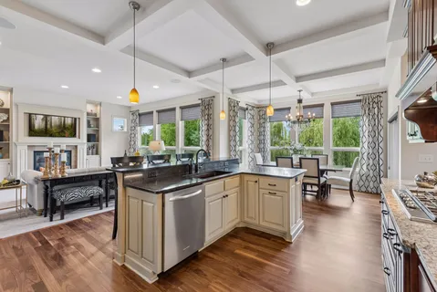 $1,250,000 | 16630 54th Court North, Plymouth, MN 55446