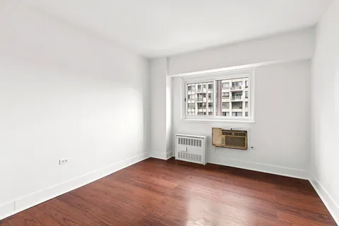 $765,000 | 609 Columbus Avenue, Unit 16C | Upper West Side