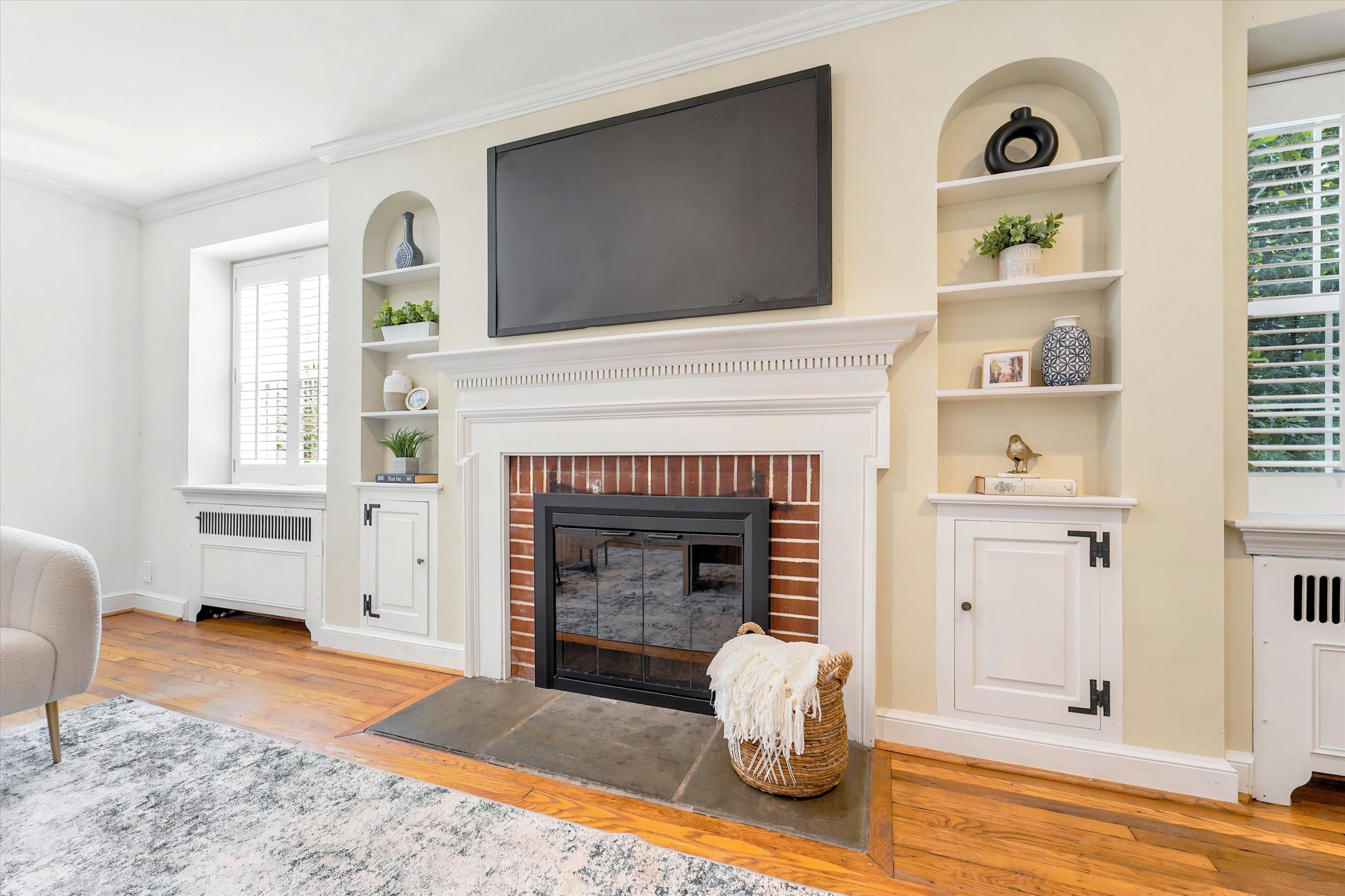 570 Strathmore Road Havertown, PA 19083 - Photo 4 of 33