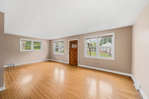 $340,000 | 2633 Avondale Avenue, Roslyn, PA 19001