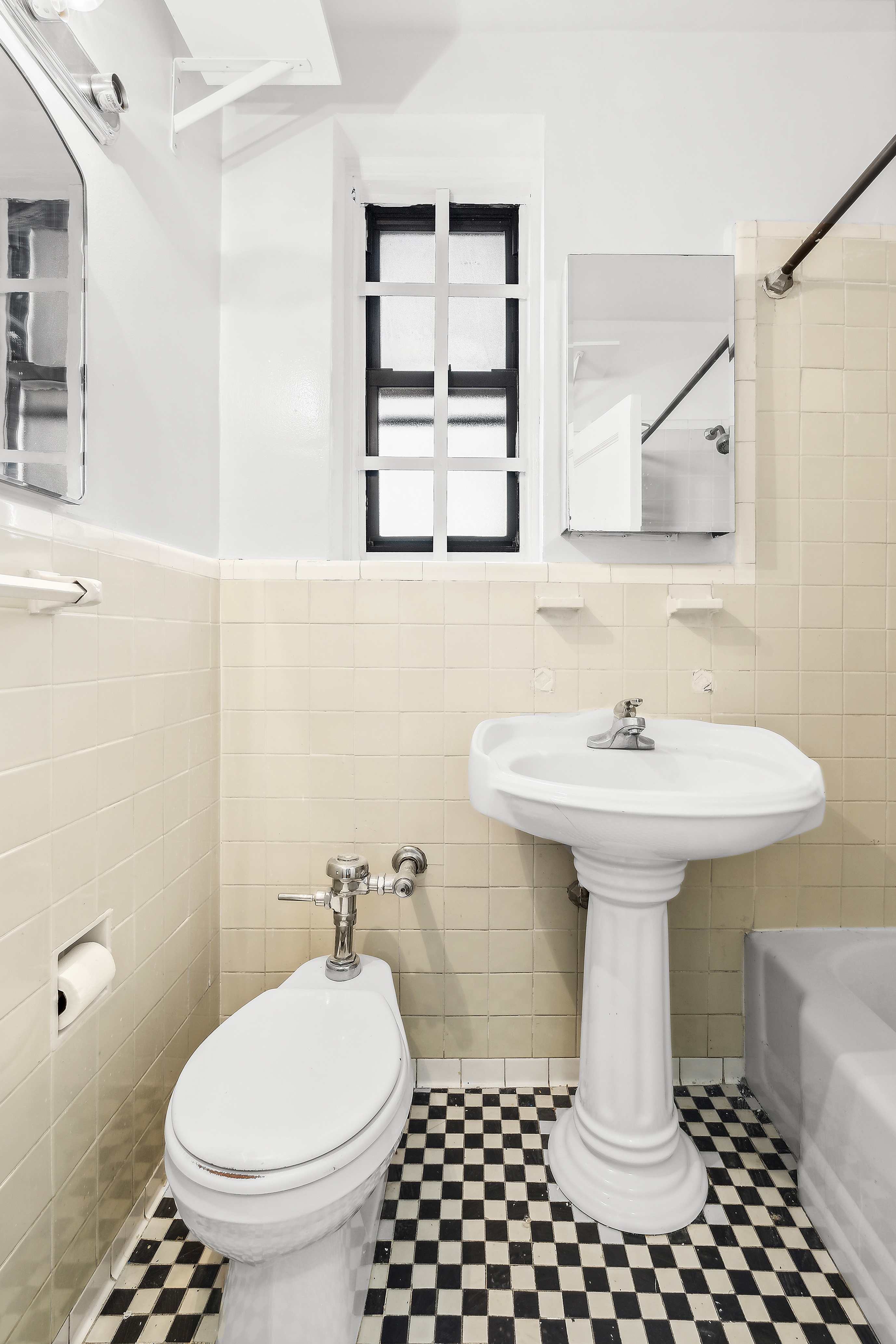 159-00 Riverside Drive West, Unit 1K70 Manhattan, NY 10032 - Photo 7 of 15