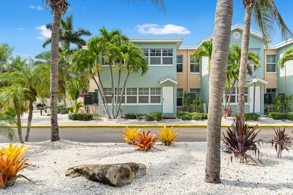 $450,000 | 19417 Gulf Boulevard, Unit C106, Indian Shores, FL 33785