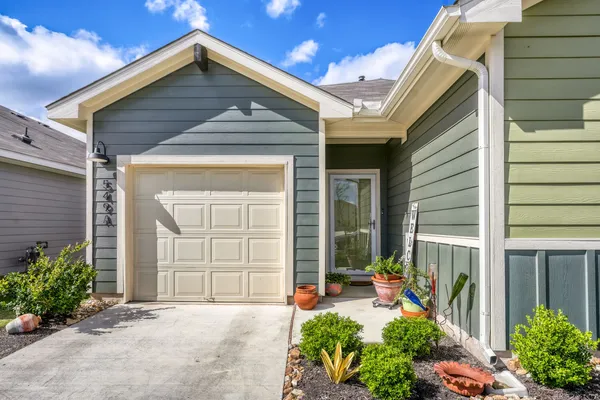 $210,000 | 549 Arnold Loop, Unit A, Kyle, TX 78640