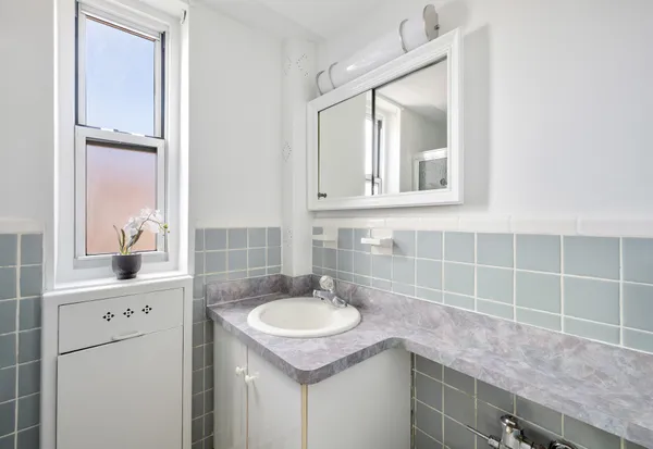 $565,000 | 35-50 85th Street, Unit 9E | Jackson Heights