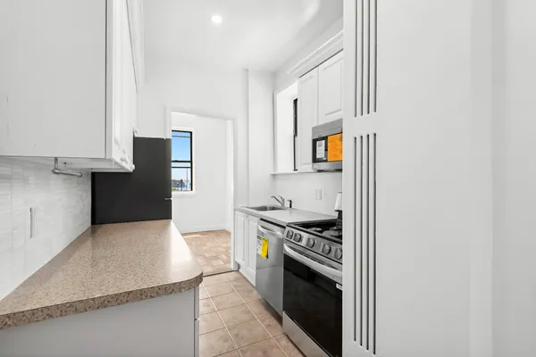 $3,295 | 159-00 Riverside Drive West, Unit 2C50 | Washington Heights