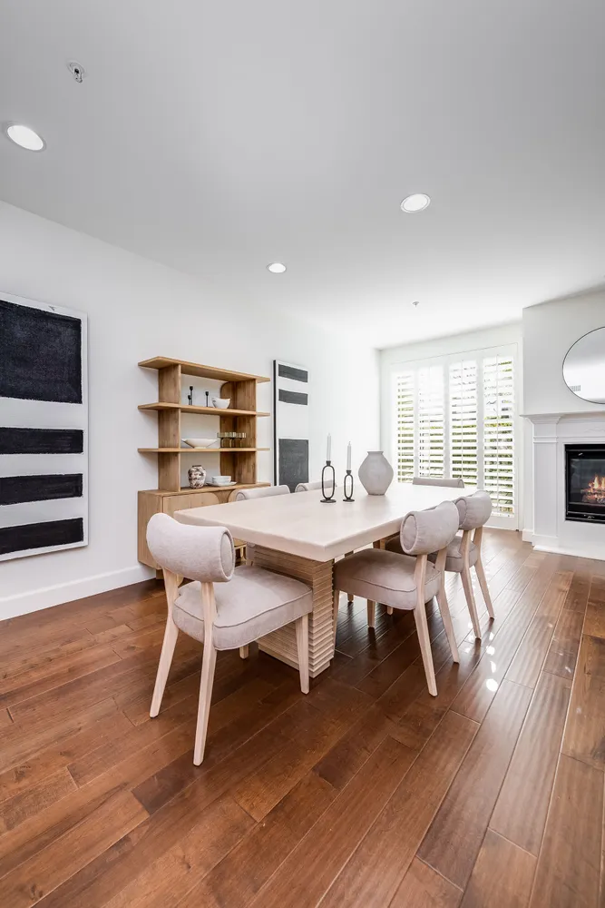 $1,095,000 | 10648 Woodbridge Street, Unit 105, Toluca Lake, CA 91602