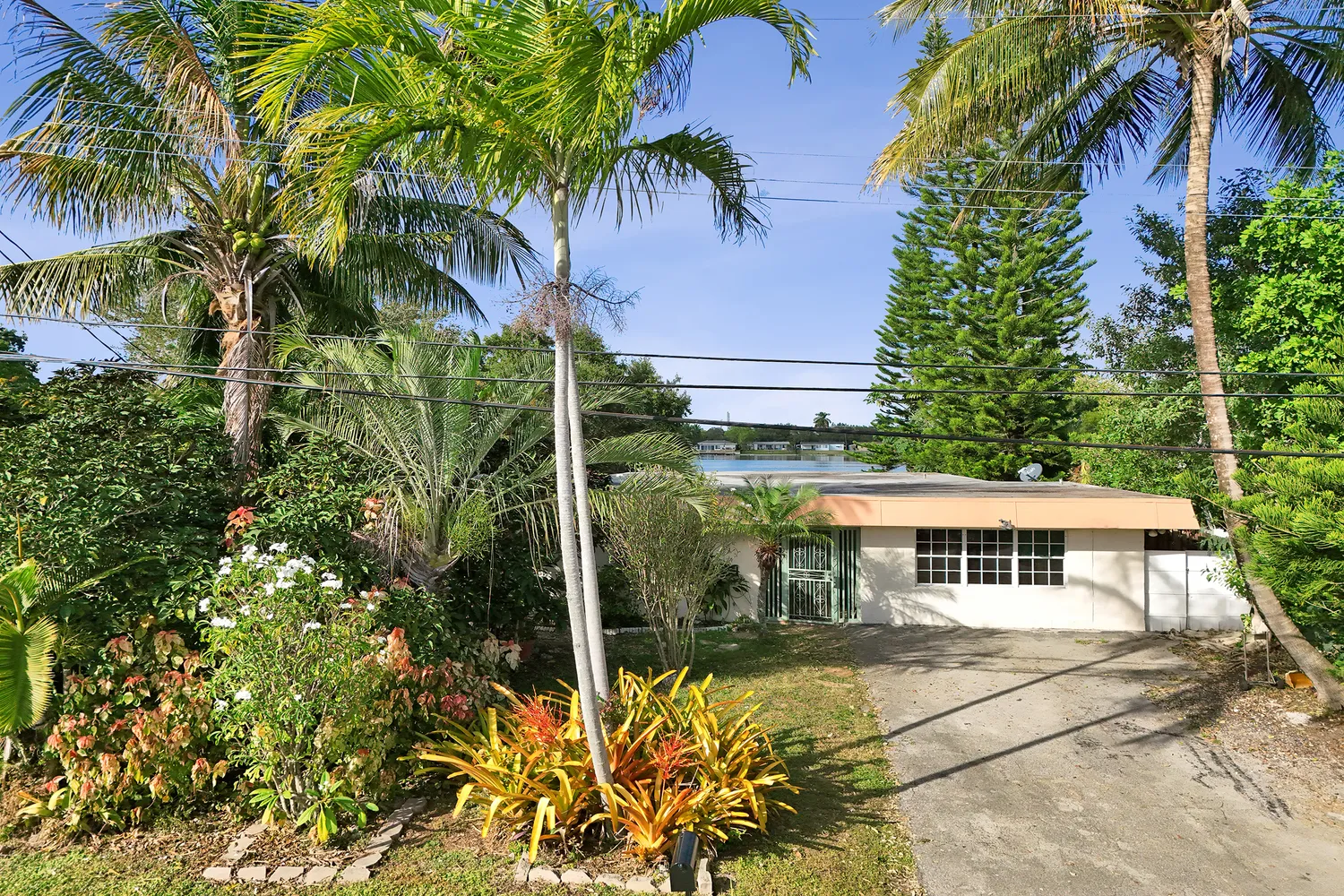 $3,500 | 5551 Southwest 57th Street, Fort Lauderdale, FL 33312