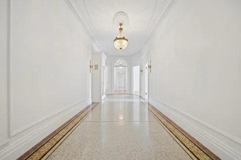 $8,500,000 | 390 West End Avenue, Unit 11C | Upper West Side