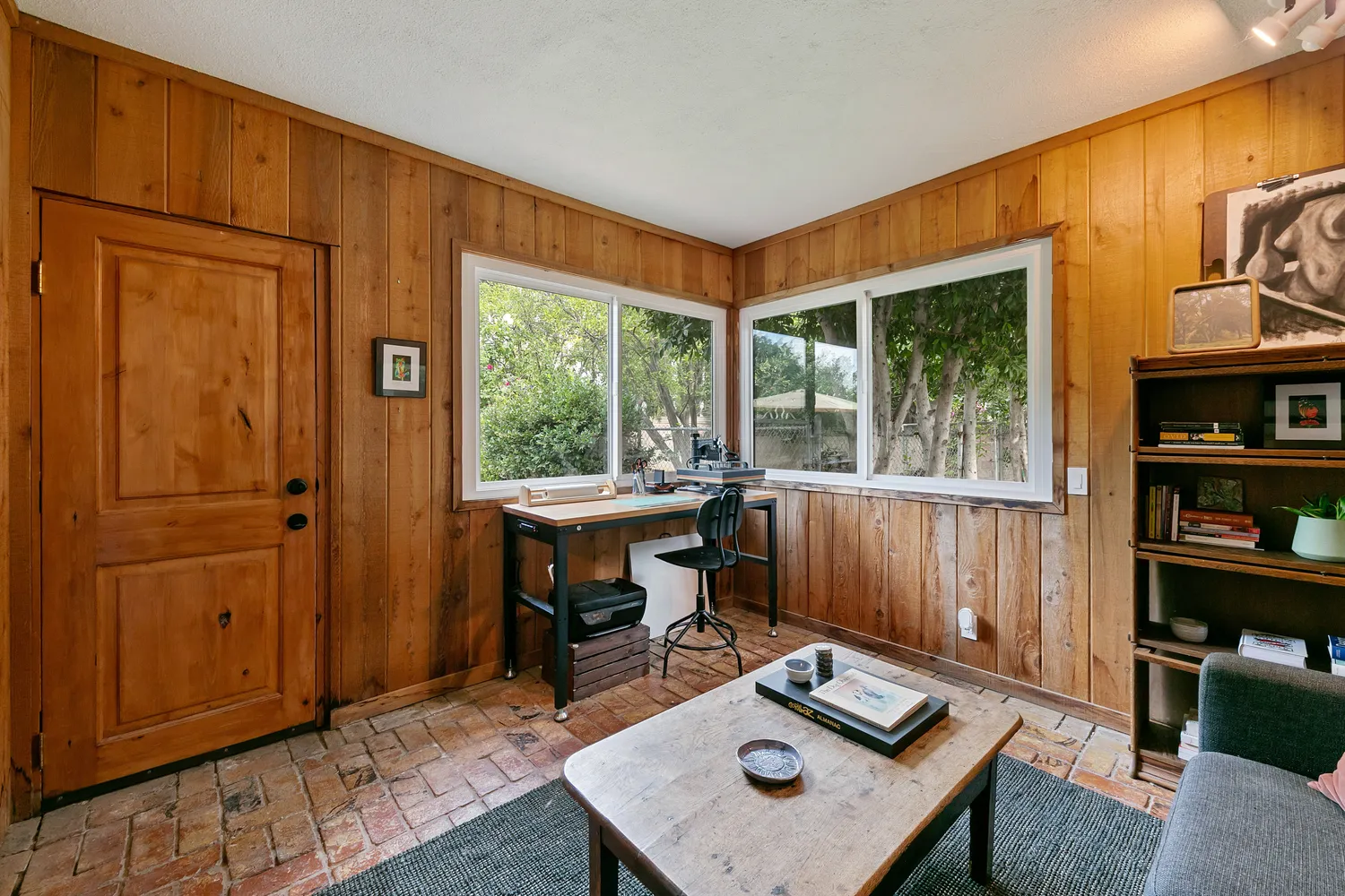 $1,100,000 | 17055 Gresham Street, Northridge, CA 91325