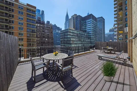 $535,000 | 225 East 46th Street, Unit 8J | Midtown East