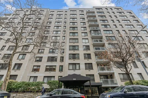 $1,600,000 | 345 East 73rd Street, Unit 11KL | Lenox Hill