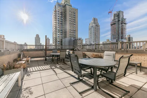 $1,000,000 | 150 East 85th Street, Unit 9A | Upper East Side