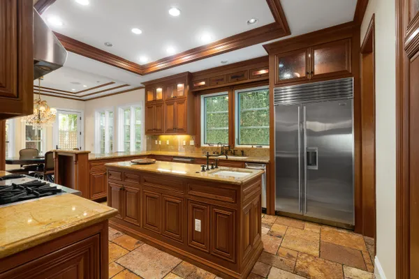 $5,195,000 | 919 South Gretna Green Way, Los Angeles, CA 90049