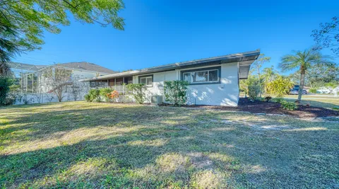 $525,000 | 2452 Whippoorwill Circle, Sarasota, FL 34231