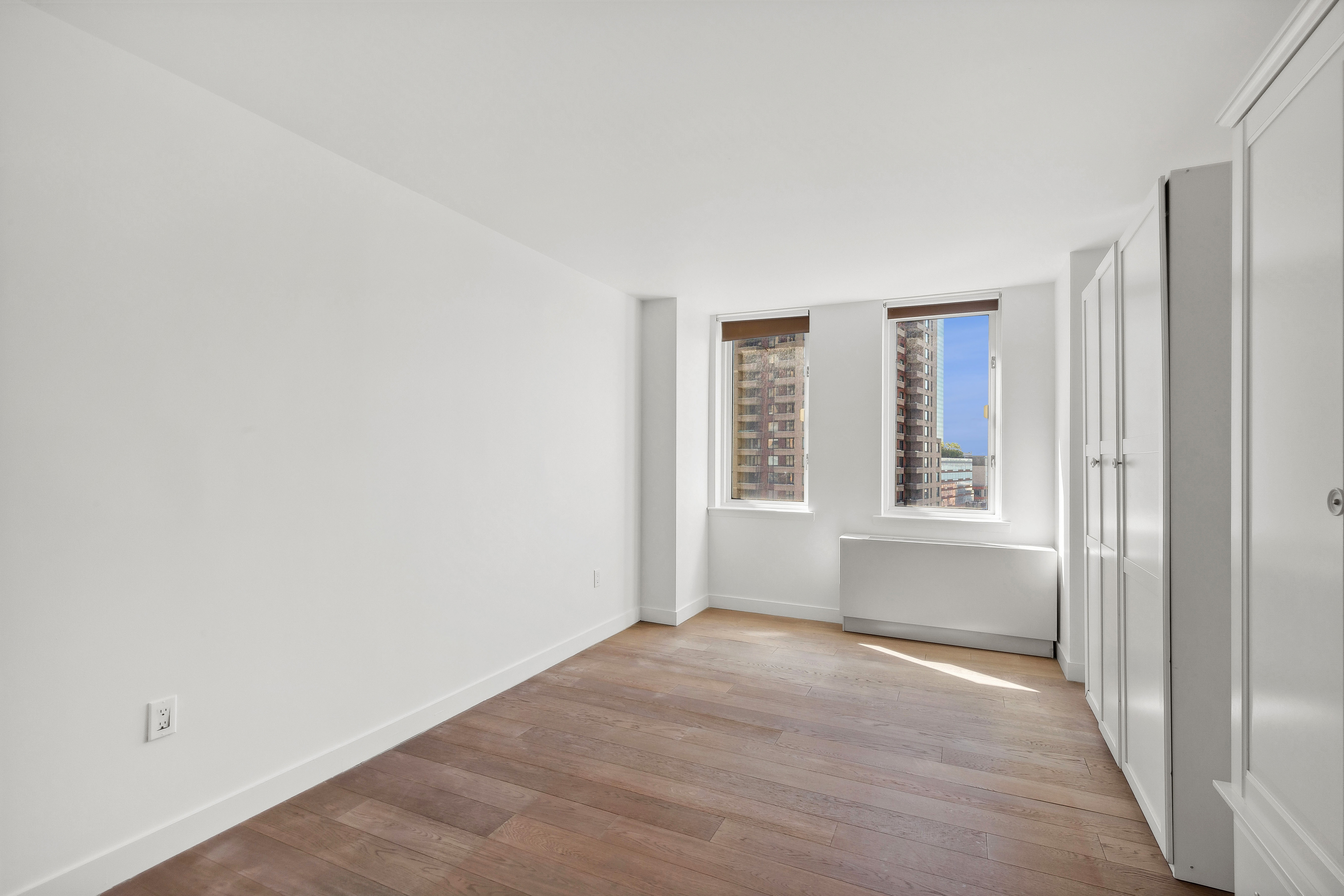 225 Rector Place, Unit 15G Manhattan, NY 10280 - Photo 3 of 8