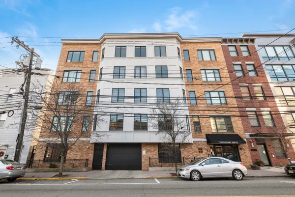 $825,000 | 203-207 Hackensack Plank Road, Unit 5B, Weehawken, NJ 07086