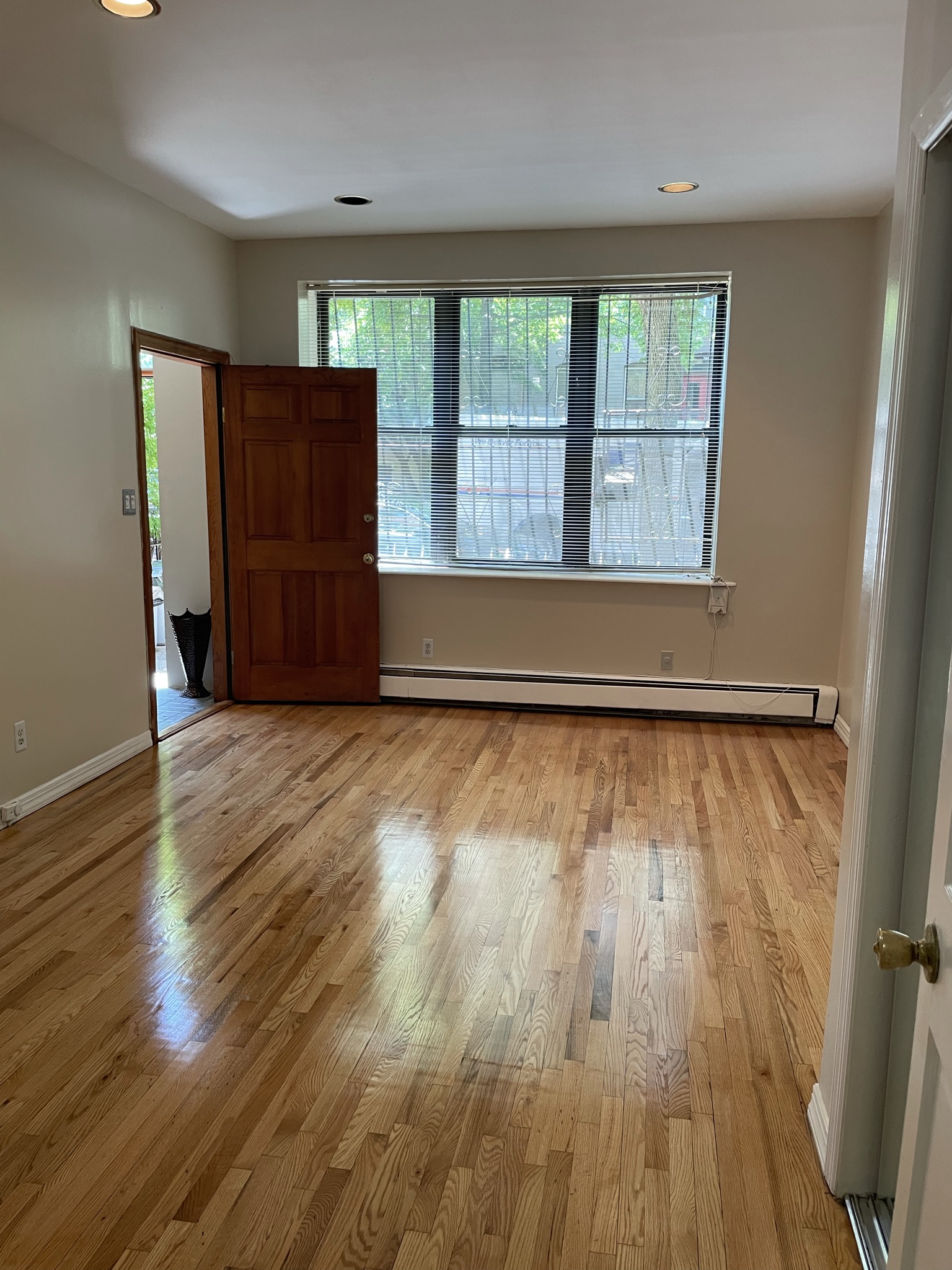 639 Warren Street, Unit 1F Brooklyn, NY 11217 - Photo 3 of 4