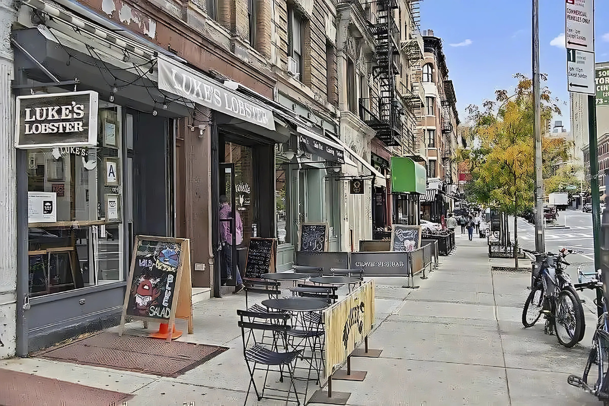 422 Amsterdam Avenue, Unit 2C Manhattan, NY 10024 - Photo 6 of 8 a view of steet with sitting area
