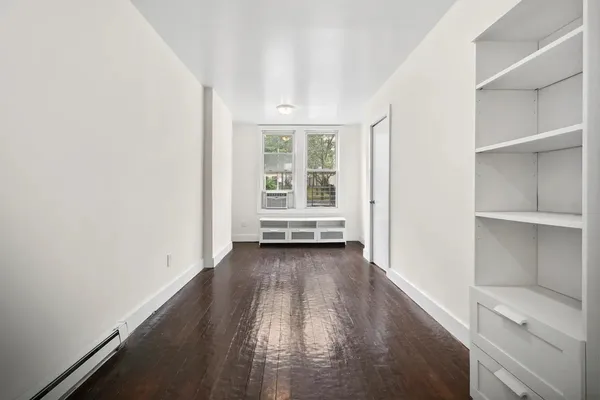 $3,300 | 22-42 41st Street, Unit 2R | Astoria