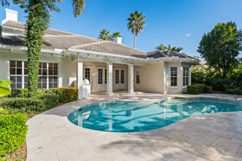 $2,400,000 | 121 Palm Island Lane, Vero Beach, FL 32963