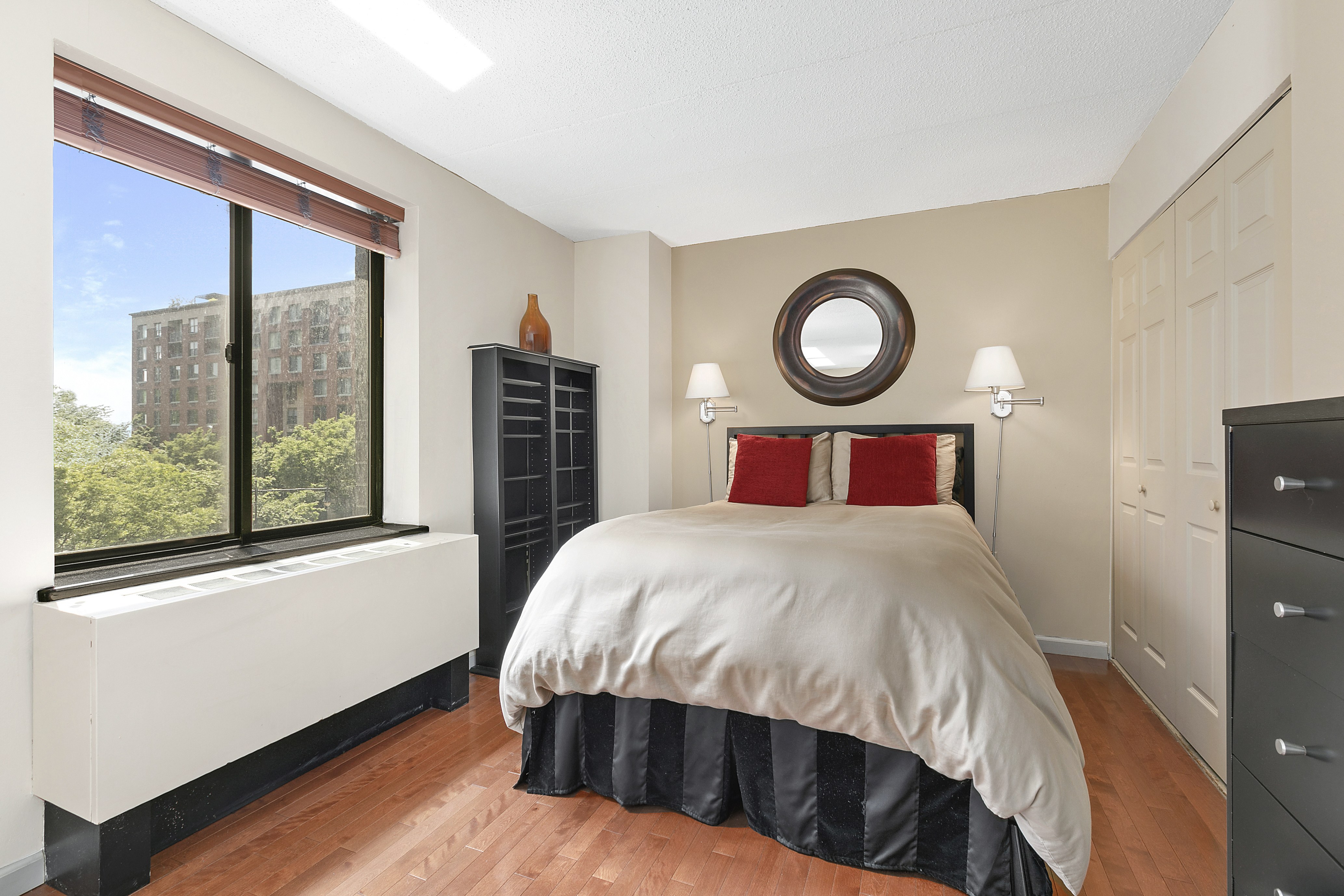 280 Rector Place, Unit 4L Manhattan, NY 10280 - Photo 3 of 10