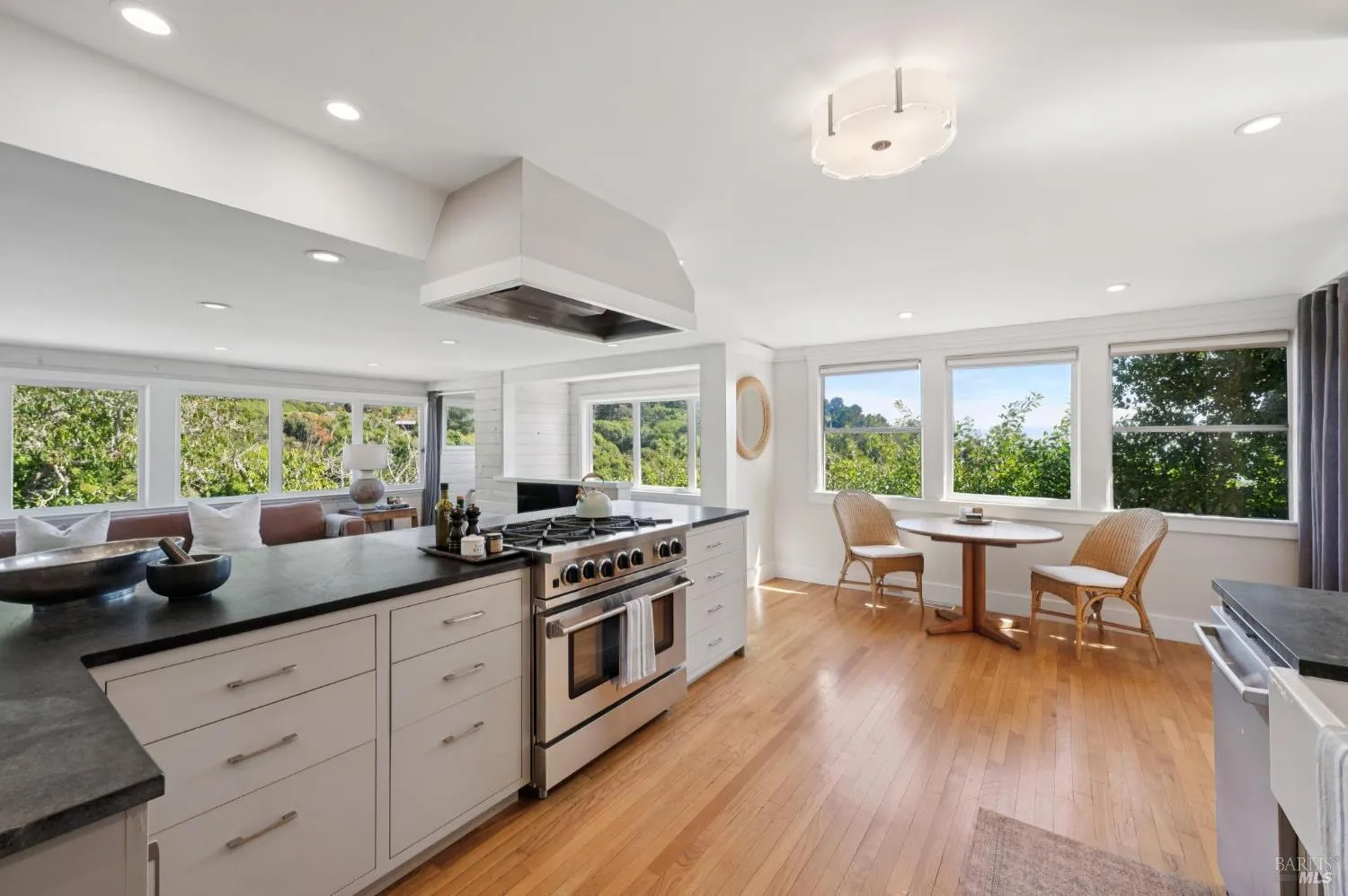 $3,680,000 | 40 Laurel Avenue, Stinson Beach, CA 94970