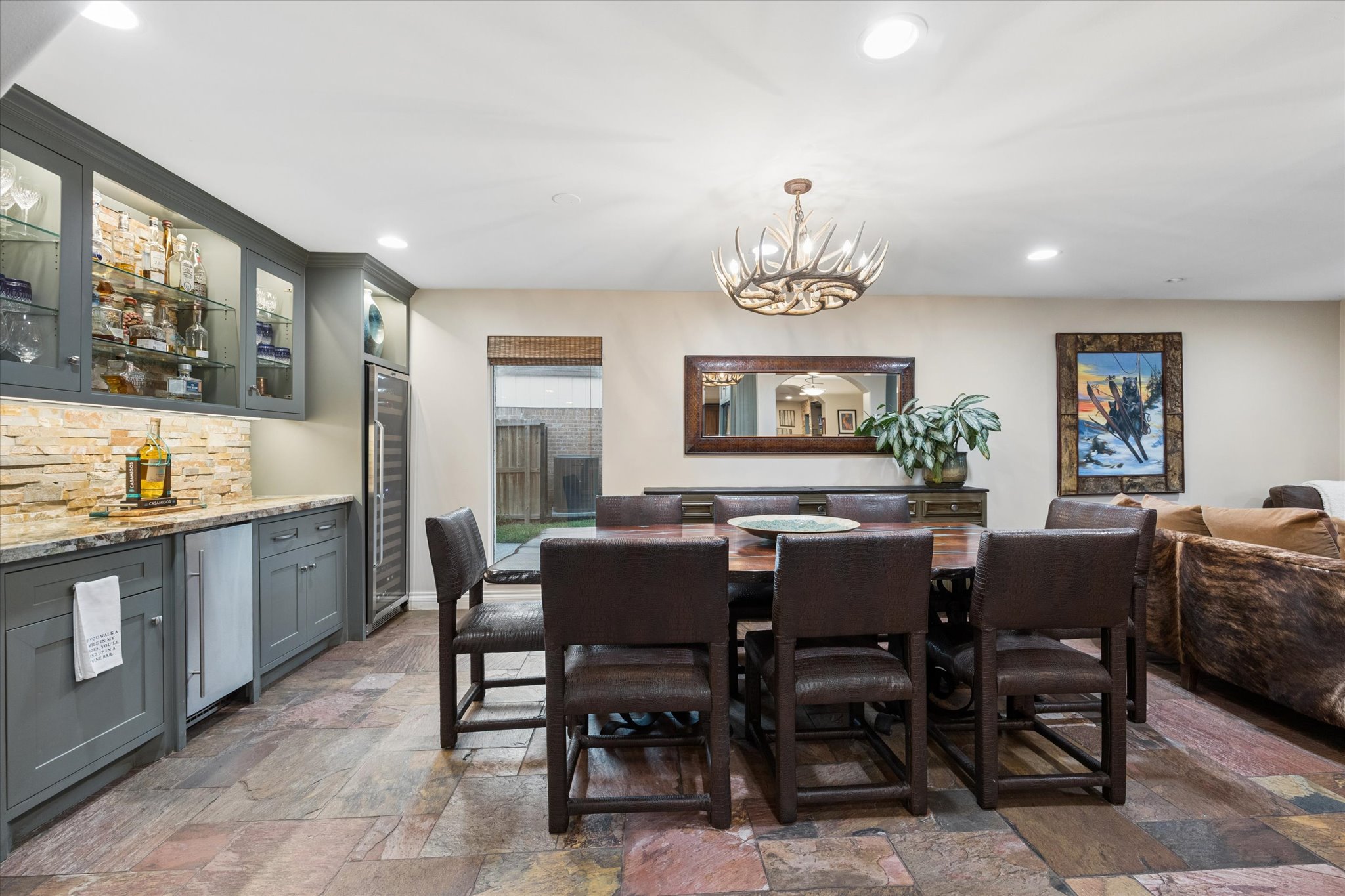 13723 Taylorcrest Road Houston, TX 77079 - Photo 8 of 42 Gallery Image 8