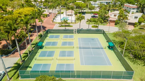 $1,750,000 | 221 Pelican Way, Delray Beach, FL 33483