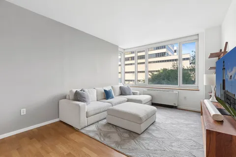 $849,999 | 635 West 42nd Street, Unit 4B | Hell's Kitchen