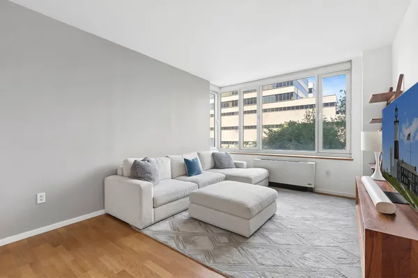$849,999 | 635 West 42nd Street, Unit 4B | Hell's Kitchen