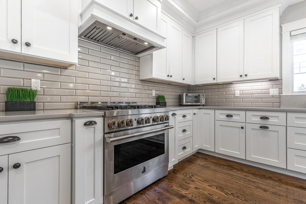 64 Valley View Road Waltham, MA 02452 - Photo 7 of 49