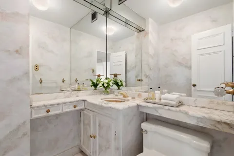 $2,500,000 | 24 Central Park South, Unit 11W | Central Park South