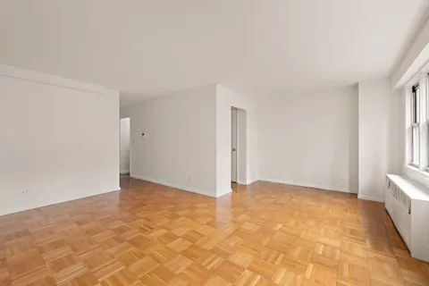$525,000 | 150 East 37th Street, Unit 7G | Murray Hill