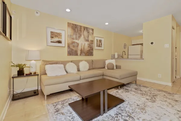 $8,000 | 2127 Newport Place Northwest, Washington, DC 20037