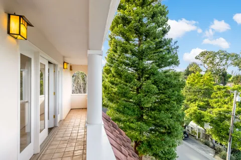 $3,000,000 | 616 Lakeview Way, Redwood City, CA 94062