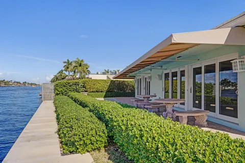 $1,895,000 | 1431 South Ocean Boulevard, Unit 17, Lauderdale-by-the-Sea, FL 33062