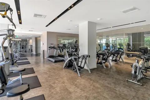 $2,100,000 | 9 Island Avenue, Unit 407, Miami Beach, FL 33139