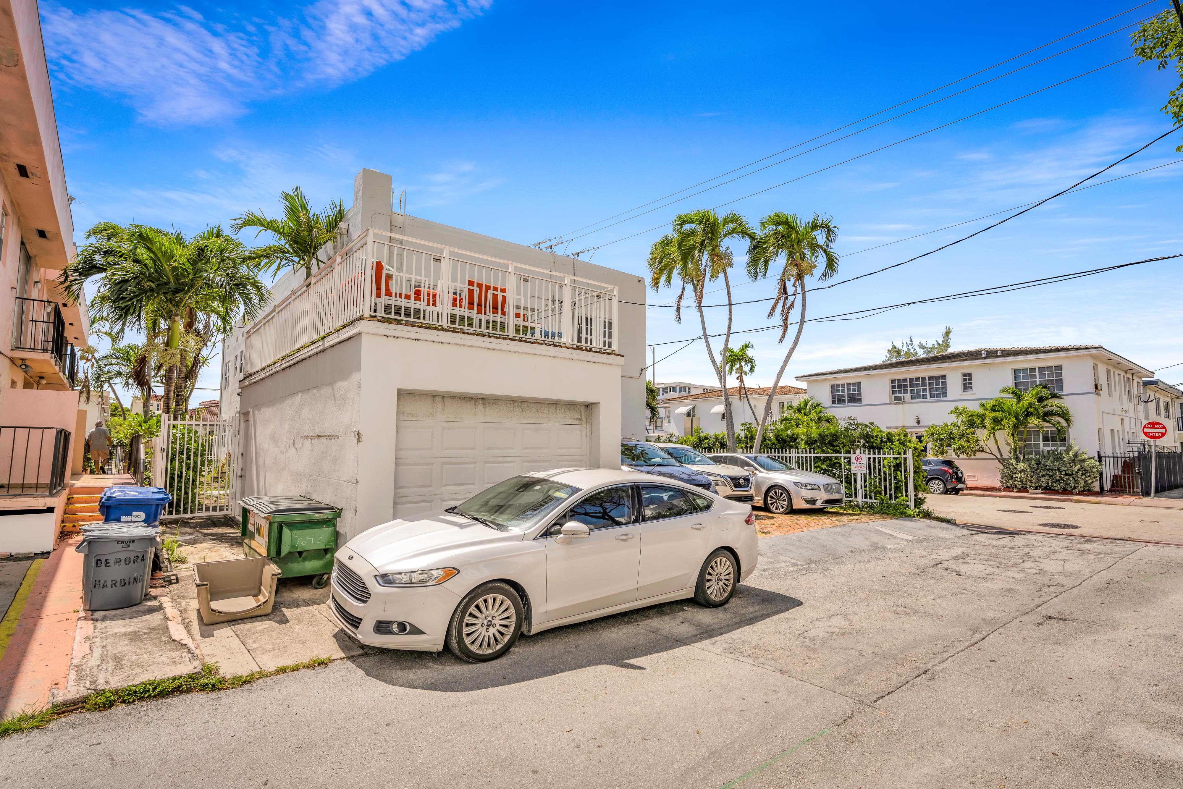 7643 Harding Avenue Miami Beach, FL 33141 - Photo 8 of 61