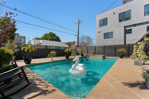$2,599,000 | 1903 Preuss Road, Los Angeles, CA 90034