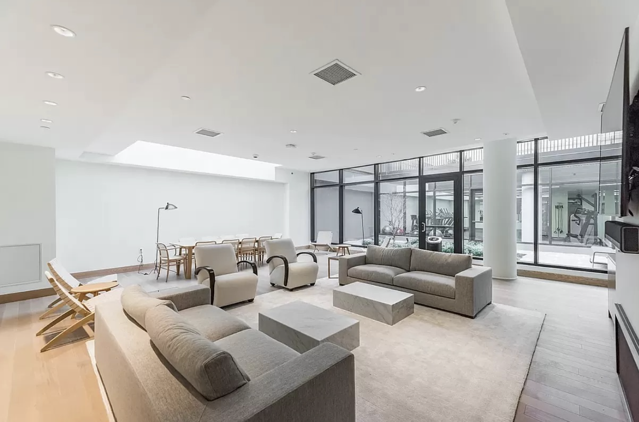 21-30 44th Drive, Unit 3M Queens, NY 11101 - Photo 7 of 12