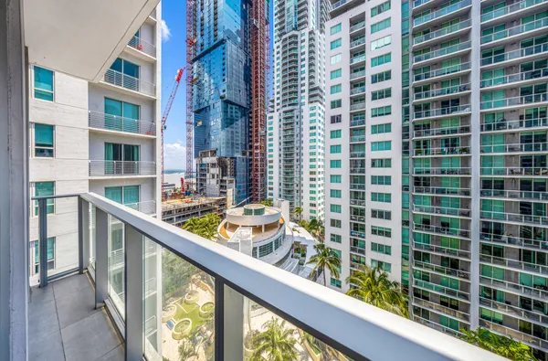 $400,000 | 227 Northeast 2nd Street, Unit 1909, Miami, FL 33132