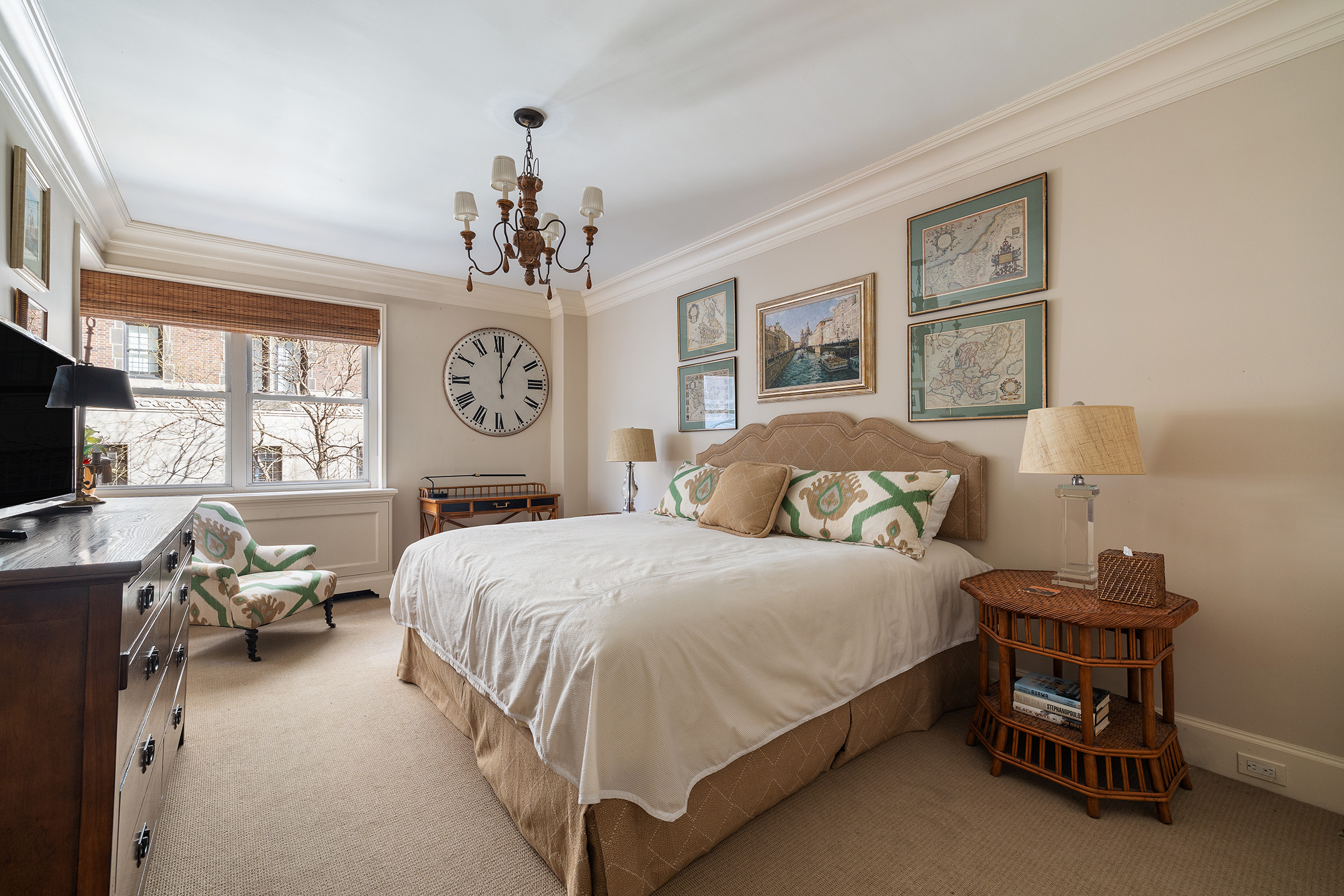 710 Park Avenue, Unit 4D Manhattan, NY 10021 - Photo 7 of 13 a bed room with a bed and a chair