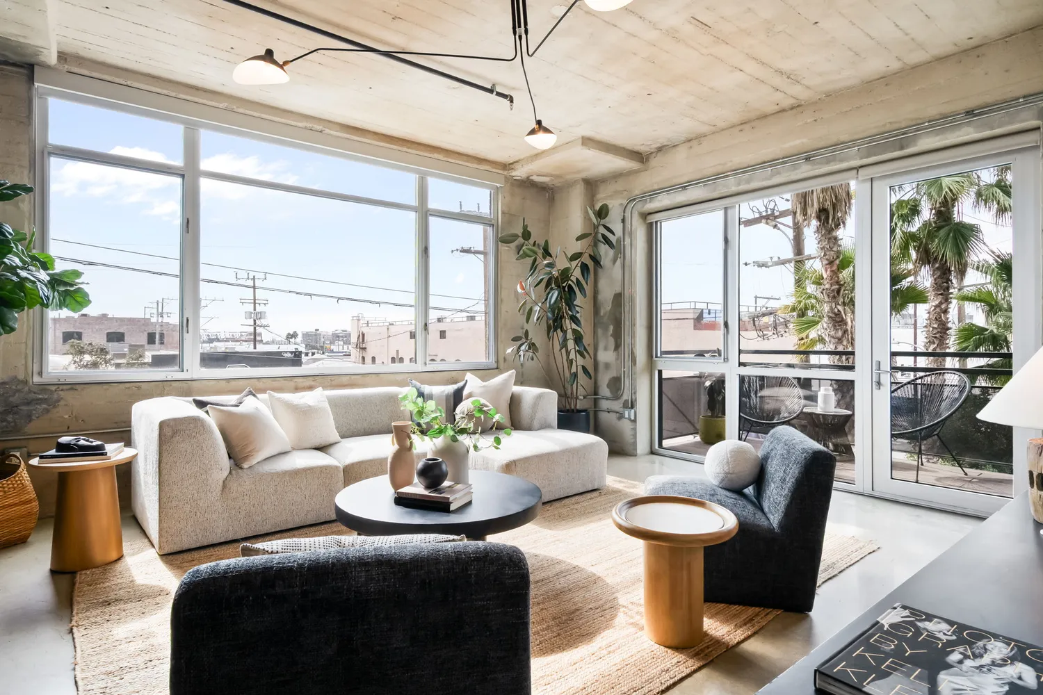 $928,000 | 825 East 4th Street, Unit 310, Los Angeles, CA 90013