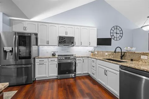 $525,000 | 10 Pond View Way, Fitchburg, WI 53711